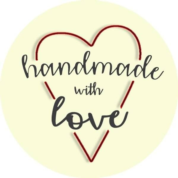 Sticker Stocker 144 Handmade with love 30mm Stickers Glossy home crafting labels